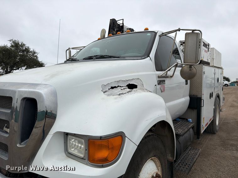 image for item ED5086 2015 Ford F750 Super Duty utility / service truck