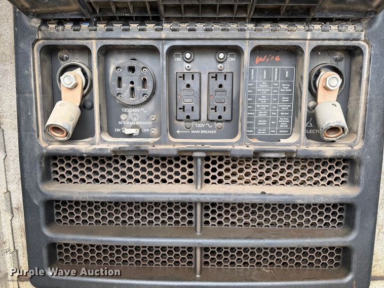 image for item ED5086 2015 Ford F750 Super Duty utility / service truck