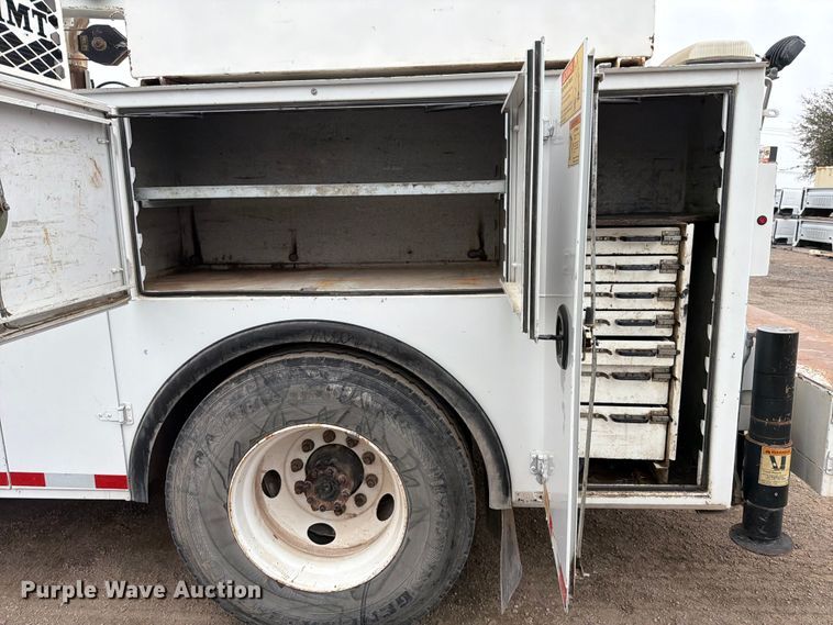 image for item ED5086 2015 Ford F750 Super Duty utility / service truck