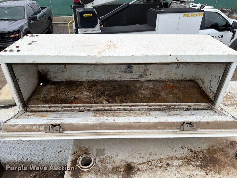 image for item ED5086 2015 Ford F750 Super Duty utility / service truck