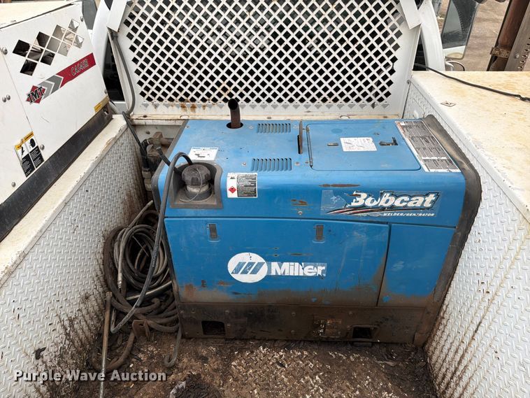 image for item ED5086 2015 Ford F750 Super Duty utility / service truck