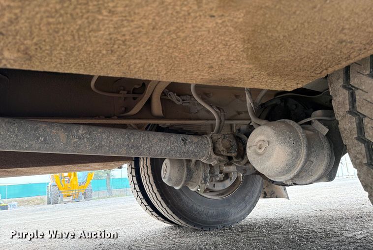 image for item ED5086 2015 Ford F750 Super Duty utility / service truck