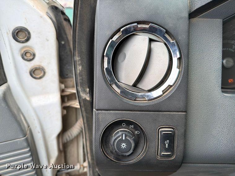 image for item ED5086 2015 Ford F750 Super Duty utility / service truck