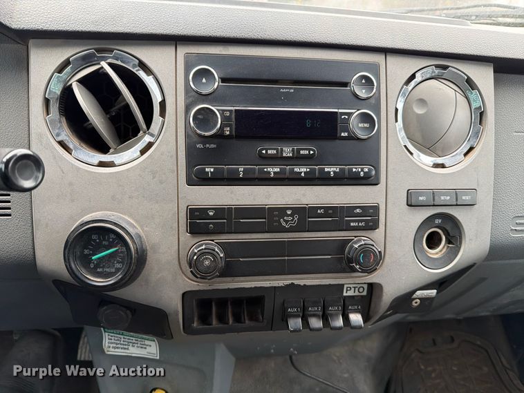 image for item ED5086 2015 Ford F750 Super Duty utility / service truck