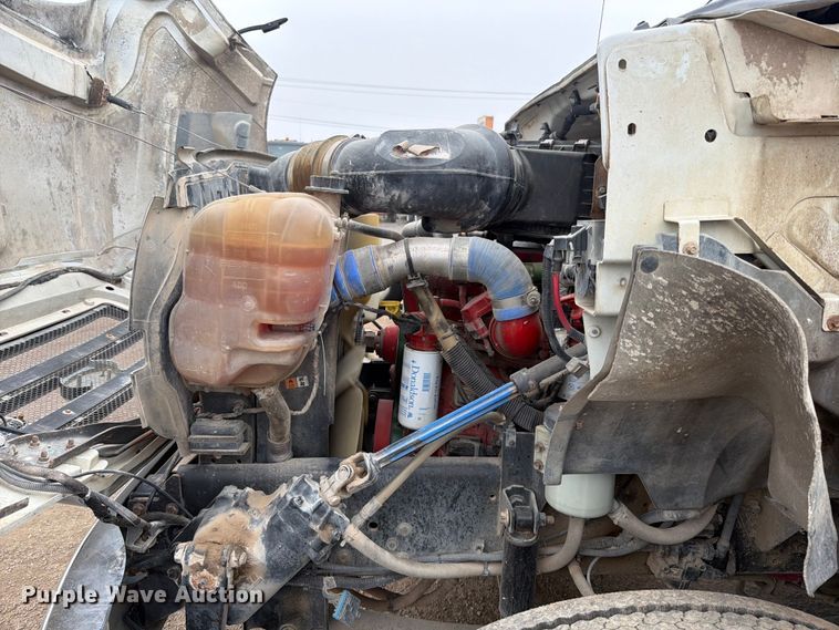 image for item ED5086 2015 Ford F750 Super Duty utility / service truck