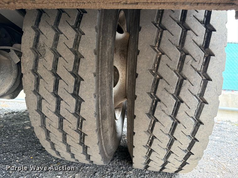 image for item ED5086 2015 Ford F750 Super Duty utility / service truck