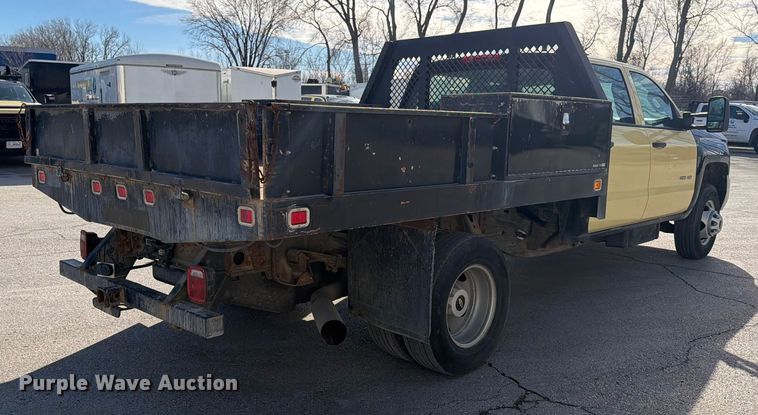 image for item ED5096 2015 Chevrolet Silverado 3500HD Crew Cab flatbed pickup truck