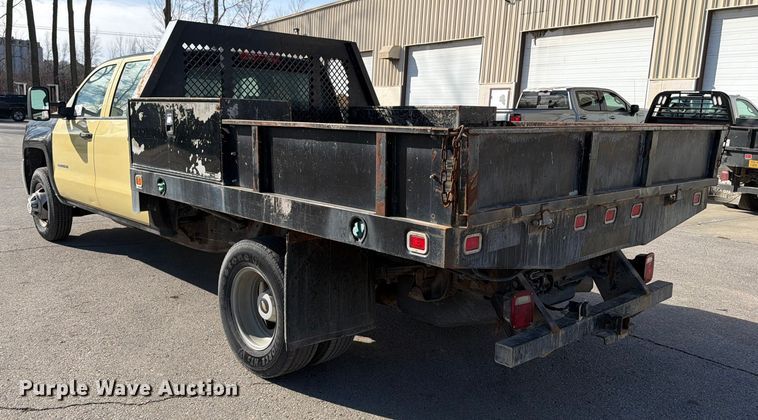 image for item ED5096 2015 Chevrolet Silverado 3500HD Crew Cab flatbed pickup truck