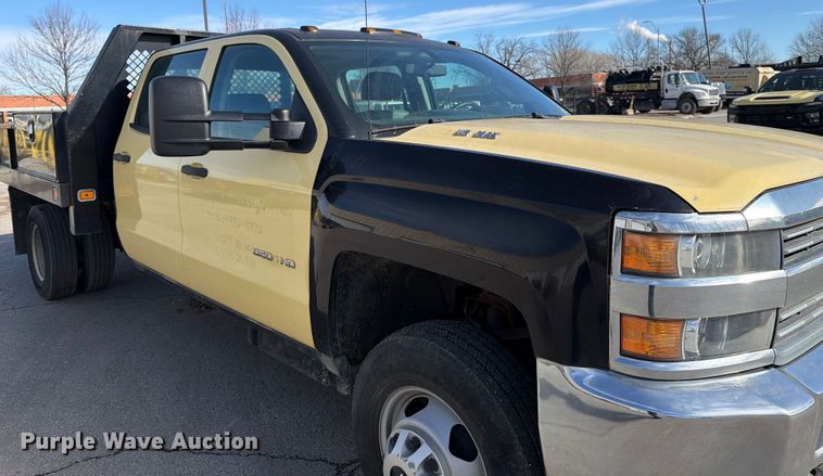 image for item ED5096 2015 Chevrolet Silverado 3500HD Crew Cab flatbed pickup truck