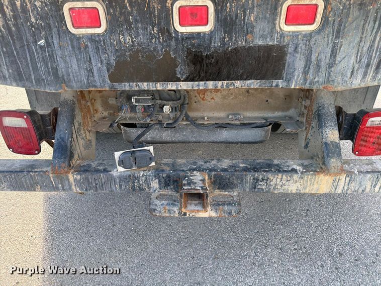 image for item ED5096 2015 Chevrolet Silverado 3500HD Crew Cab flatbed pickup truck