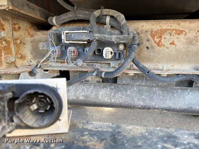 image for item ED5096 2015 Chevrolet Silverado 3500HD Crew Cab flatbed pickup truck