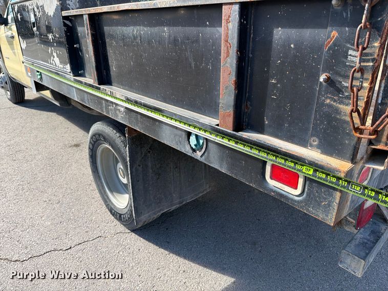 image for item ED5096 2015 Chevrolet Silverado 3500HD Crew Cab flatbed pickup truck