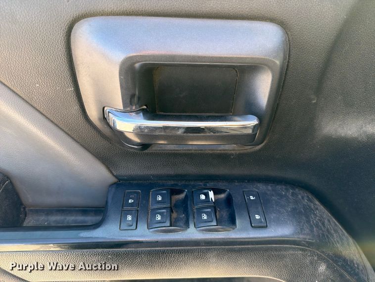 image for item ED5096 2015 Chevrolet Silverado 3500HD Crew Cab flatbed pickup truck