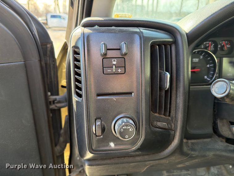 image for item ED5096 2015 Chevrolet Silverado 3500HD Crew Cab flatbed pickup truck