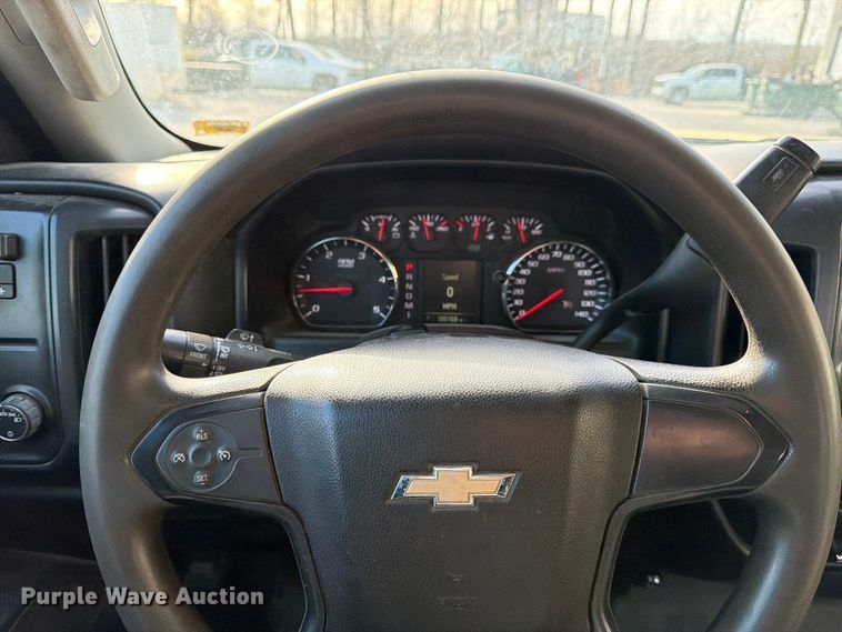 image for item ED5096 2015 Chevrolet Silverado 3500HD Crew Cab flatbed pickup truck