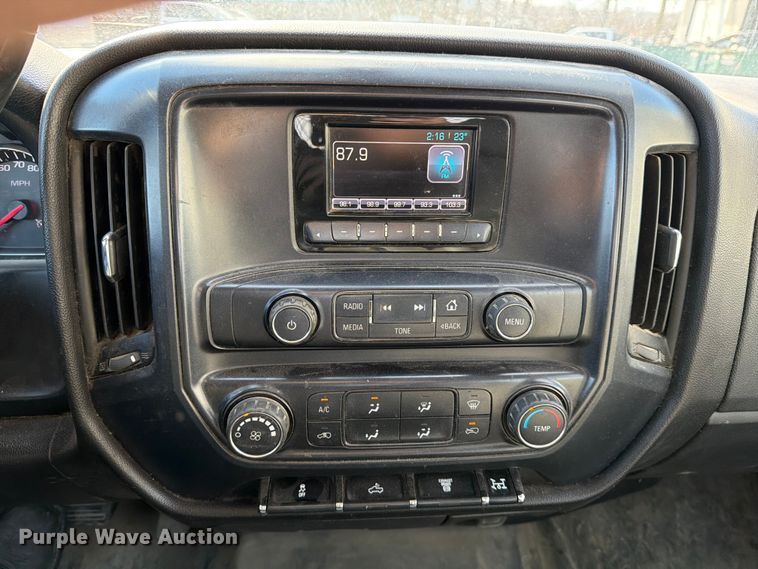 image for item ED5096 2015 Chevrolet Silverado 3500HD Crew Cab flatbed pickup truck