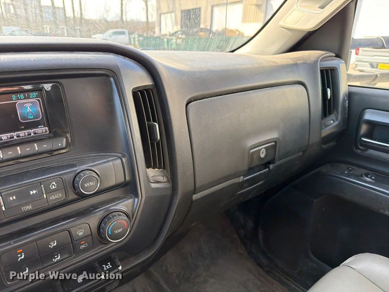 image for item ED5096 2015 Chevrolet Silverado 3500HD Crew Cab flatbed pickup truck