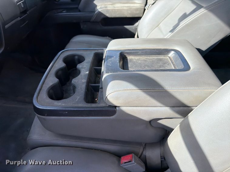 image for item ED5096 2015 Chevrolet Silverado 3500HD Crew Cab flatbed pickup truck