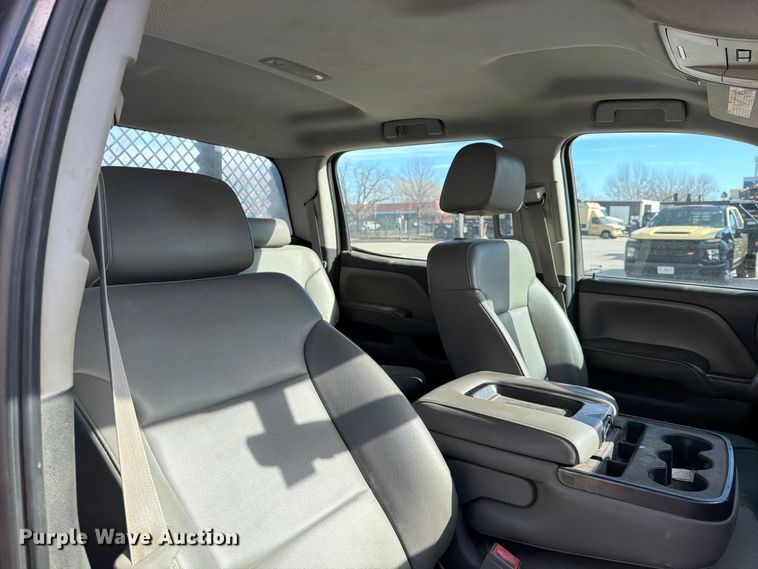 image for item ED5096 2015 Chevrolet Silverado 3500HD Crew Cab flatbed pickup truck