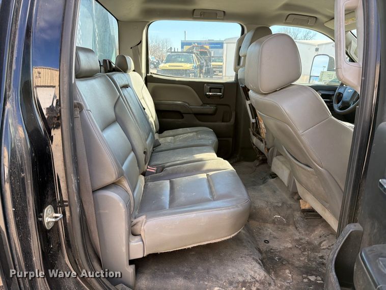 image for item ED5096 2015 Chevrolet Silverado 3500HD Crew Cab flatbed pickup truck