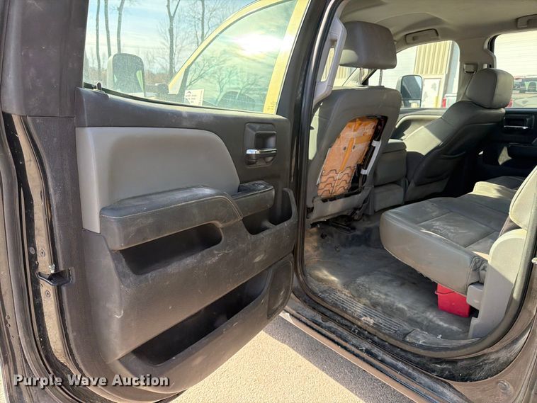 image for item ED5096 2015 Chevrolet Silverado 3500HD Crew Cab flatbed pickup truck