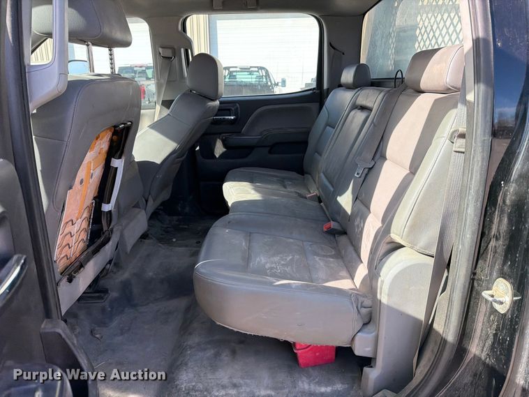 image for item ED5096 2015 Chevrolet Silverado 3500HD Crew Cab flatbed pickup truck