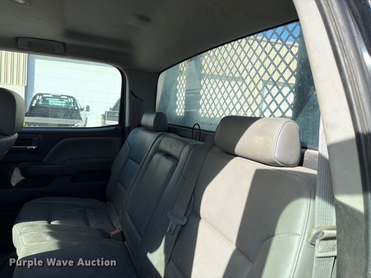 image for item ED5096 2015 Chevrolet Silverado 3500HD Crew Cab flatbed pickup truck