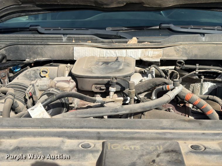 image for item ED5096 2015 Chevrolet Silverado 3500HD Crew Cab flatbed pickup truck