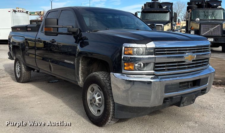 image for item ED5097 2016 Chevrolet 2500HD Ext. Cab pickup truck