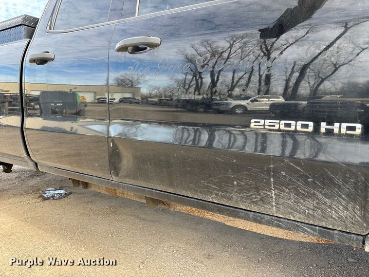 image for item ED5097 2016 Chevrolet 2500HD Ext. Cab pickup truck