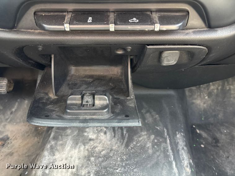 image for item ED5097 2016 Chevrolet 2500HD Ext. Cab pickup truck