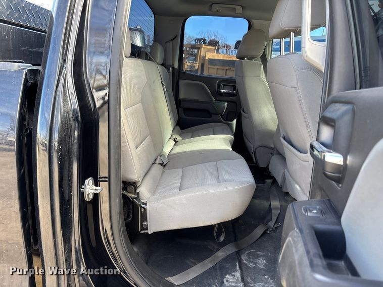 image for item ED5097 2016 Chevrolet 2500HD Ext. Cab pickup truck