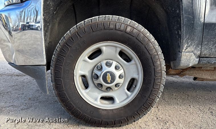 image for item ED5097 2016 Chevrolet 2500HD Ext. Cab pickup truck