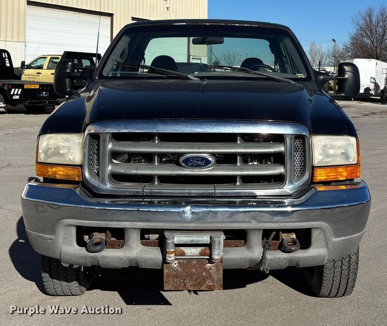 image for item ED5098 1999 Ford F350 Super Duty XLT Ext. Cab pickup truck
