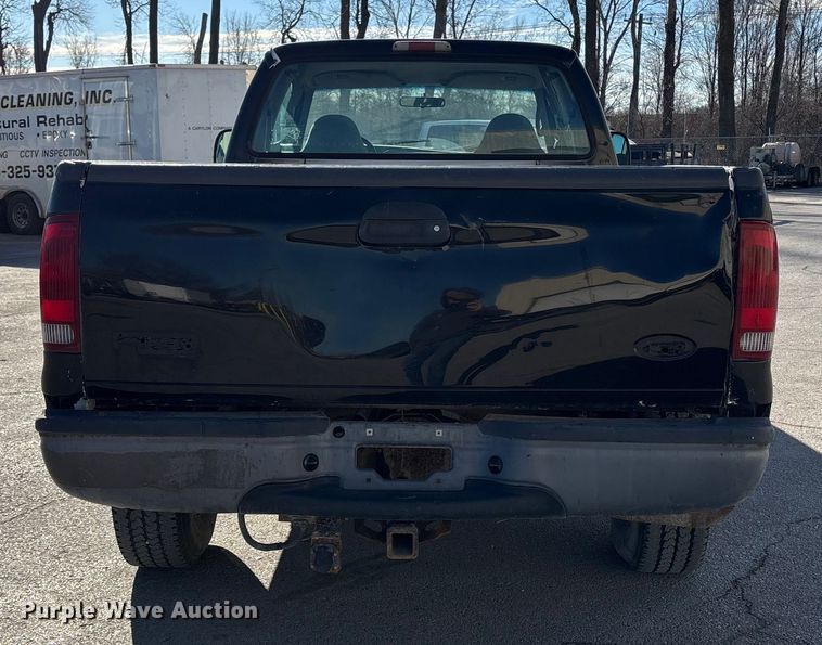 image for item ED5098 1999 Ford F350 Super Duty XLT Ext. Cab pickup truck