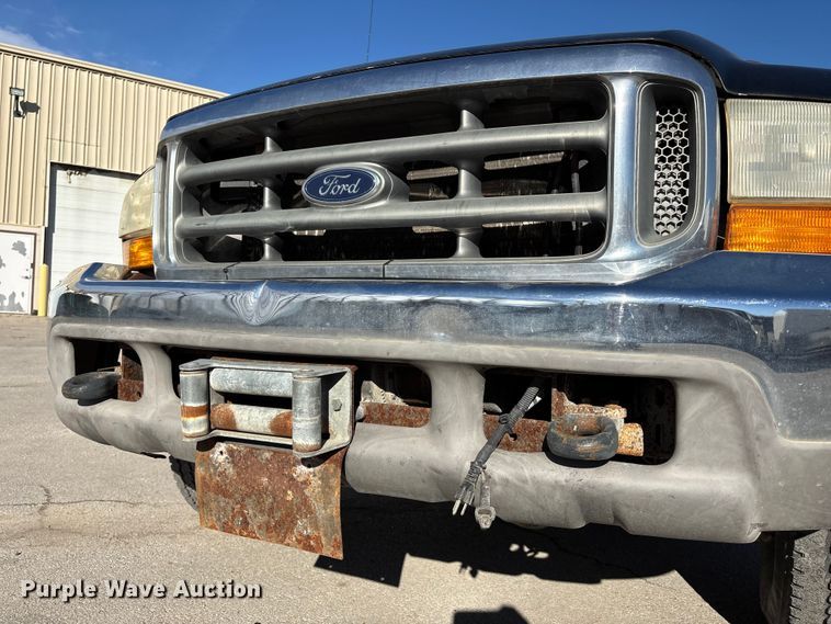 image for item ED5098 1999 Ford F350 Super Duty XLT Ext. Cab pickup truck