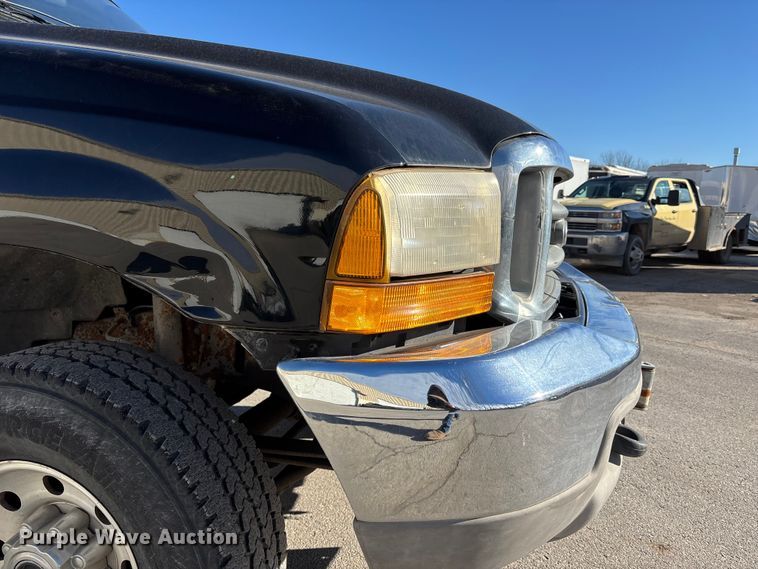 image for item ED5098 1999 Ford F350 Super Duty XLT Ext. Cab pickup truck