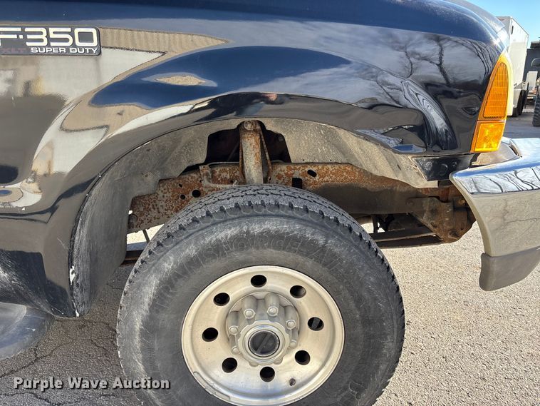 image for item ED5098 1999 Ford F350 Super Duty XLT Ext. Cab pickup truck