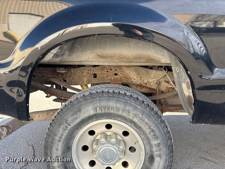 image for item ED5098 1999 Ford F350 Super Duty XLT Ext. Cab pickup truck