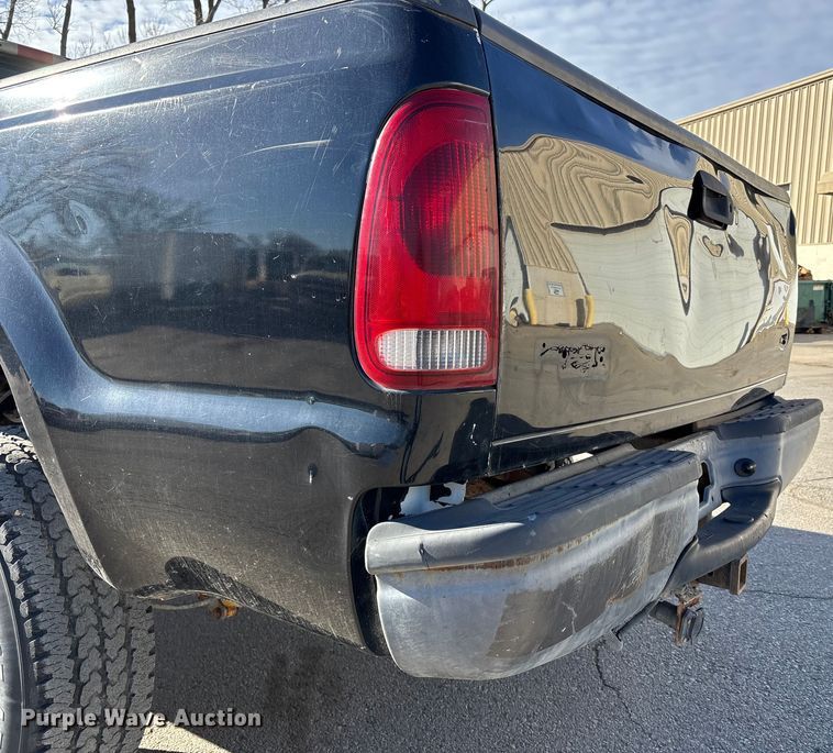 image for item ED5098 1999 Ford F350 Super Duty XLT Ext. Cab pickup truck