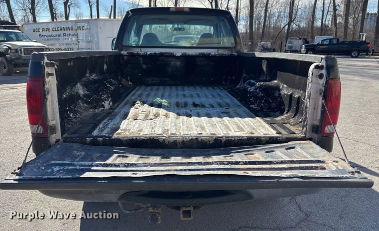 image for item ED5098 1999 Ford F350 Super Duty XLT Ext. Cab pickup truck