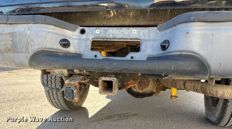 image for item ED5098 1999 Ford F350 Super Duty XLT Ext. Cab pickup truck