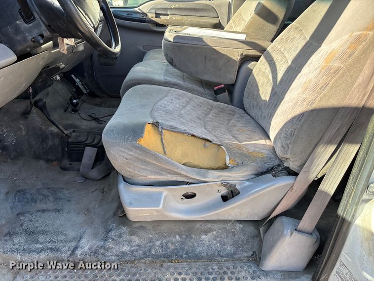 image for item ED5098 1999 Ford F350 Super Duty XLT Ext. Cab pickup truck