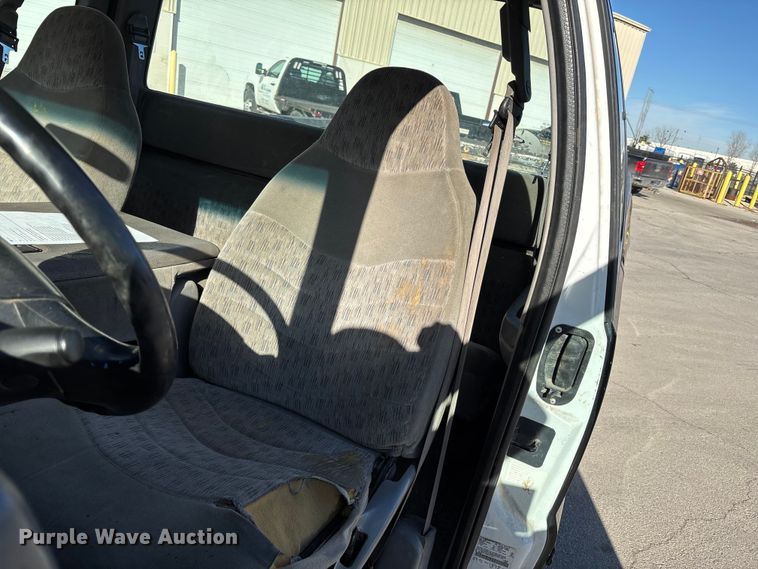 image for item ED5098 1999 Ford F350 Super Duty XLT Ext. Cab pickup truck