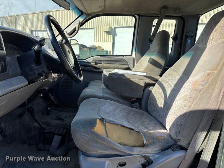 image for item ED5098 1999 Ford F350 Super Duty XLT Ext. Cab pickup truck