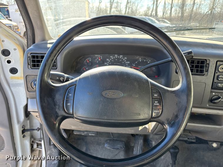 image for item ED5098 1999 Ford F350 Super Duty XLT Ext. Cab pickup truck