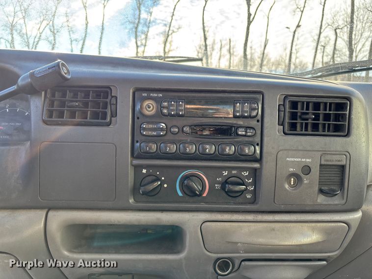 image for item ED5098 1999 Ford F350 Super Duty XLT Ext. Cab pickup truck