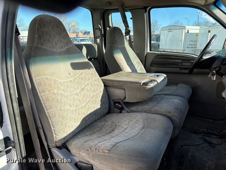 image for item ED5098 1999 Ford F350 Super Duty XLT Ext. Cab pickup truck