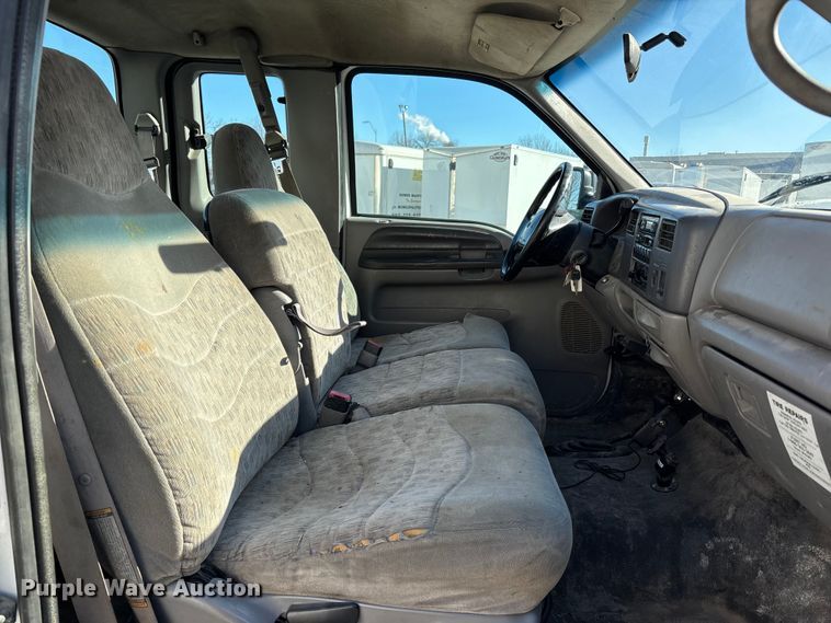 image for item ED5098 1999 Ford F350 Super Duty XLT Ext. Cab pickup truck