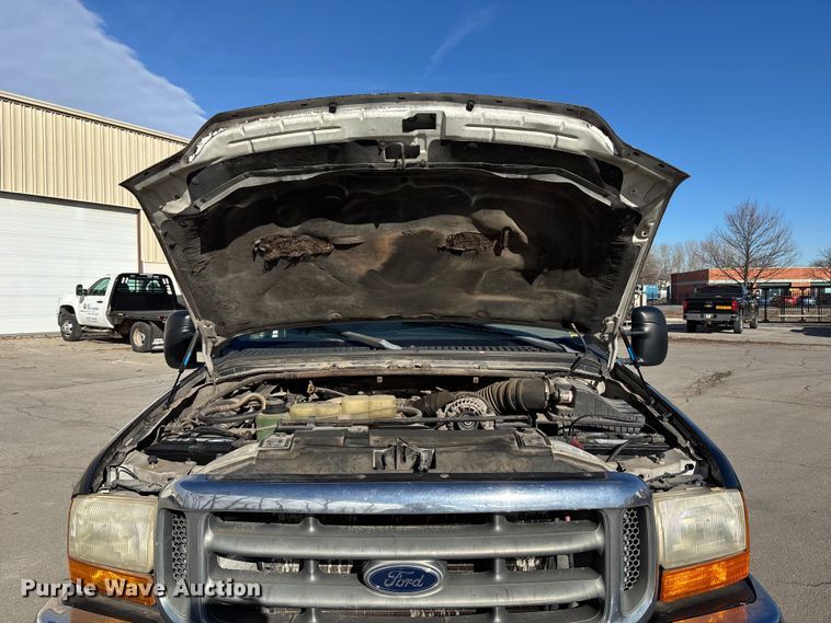 image for item ED5098 1999 Ford F350 Super Duty XLT Ext. Cab pickup truck